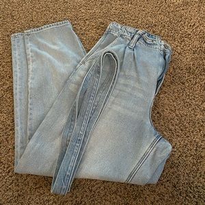 American Eagle Mom Jean